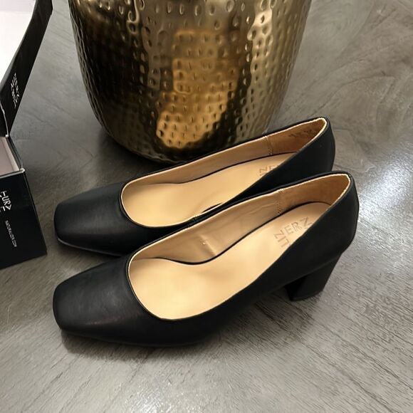 Naturalizer Warner Square Toe Pump (WIDE) - Picture 12 of 13